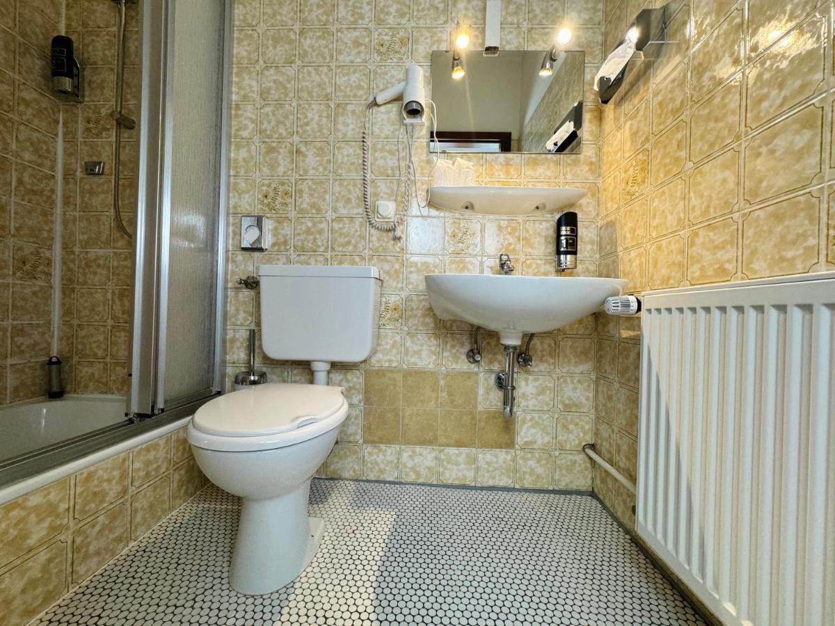 Hotel Zum Ruecking Northeim Εξωτερικό φωτογραφία